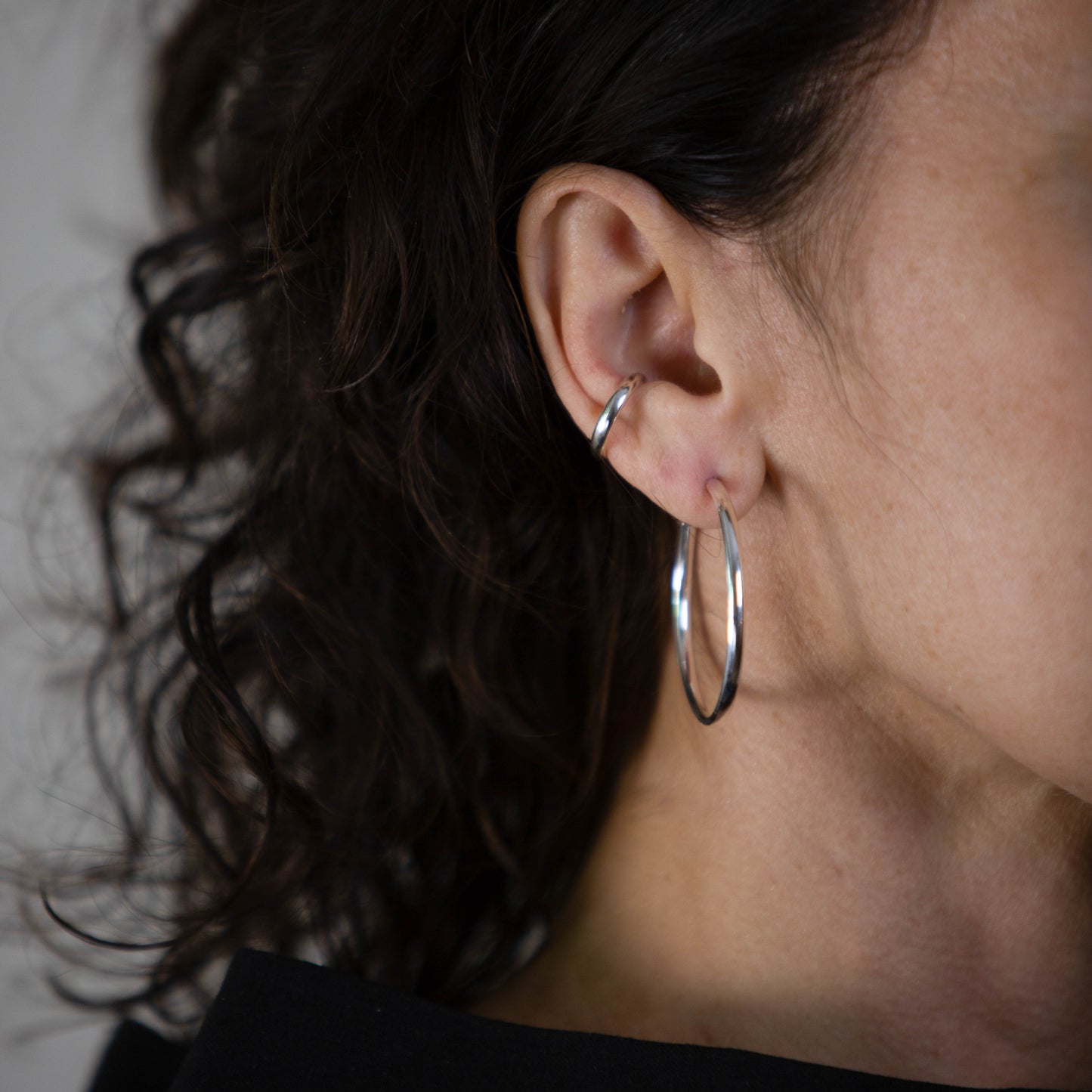 CLASSIC HOOP EARRINGS