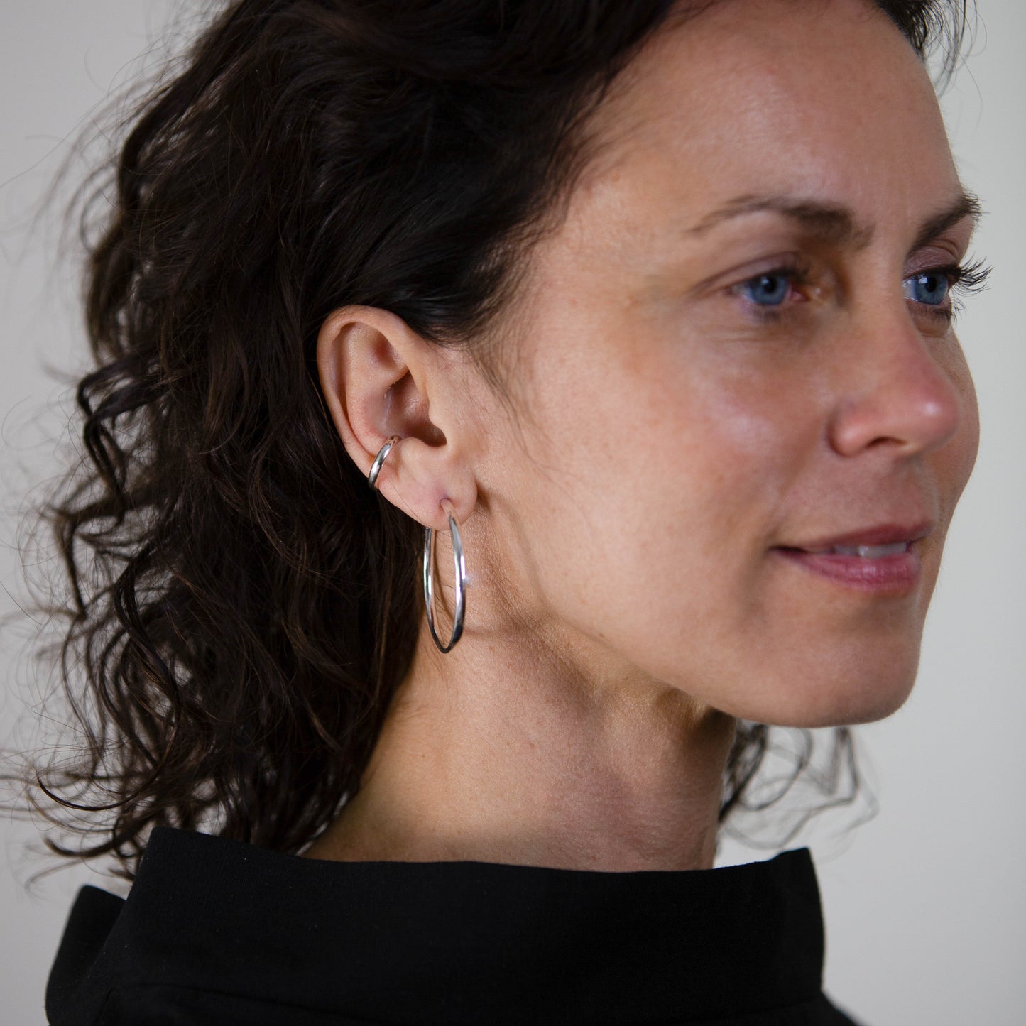 CLASSIC HOOP EARRINGS