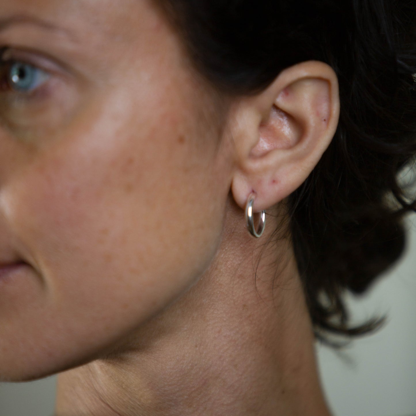 CLASSIC HOOP EARRINGS