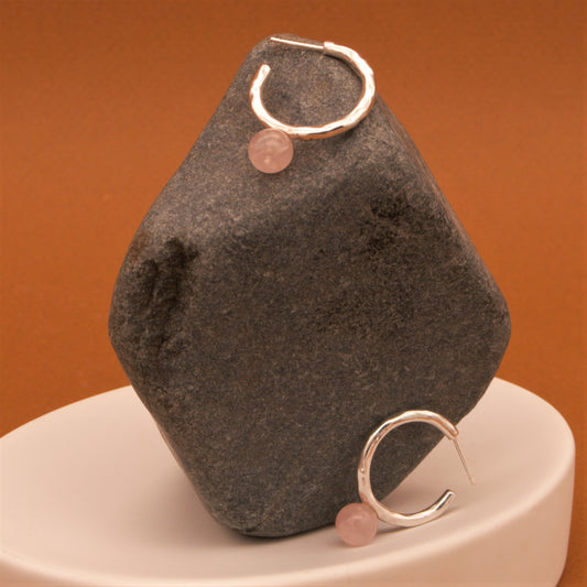 DIMPLE HOOP EARRINGS WITH STONE 1