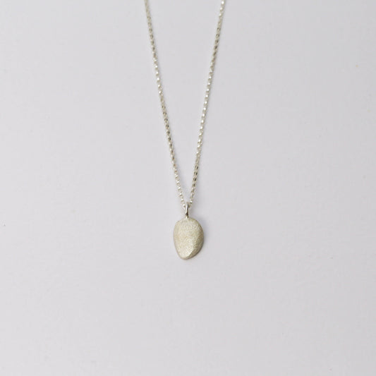 SARSEN NECKLACE
