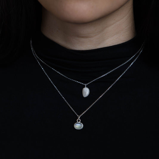 SARSEN NECKLACE
