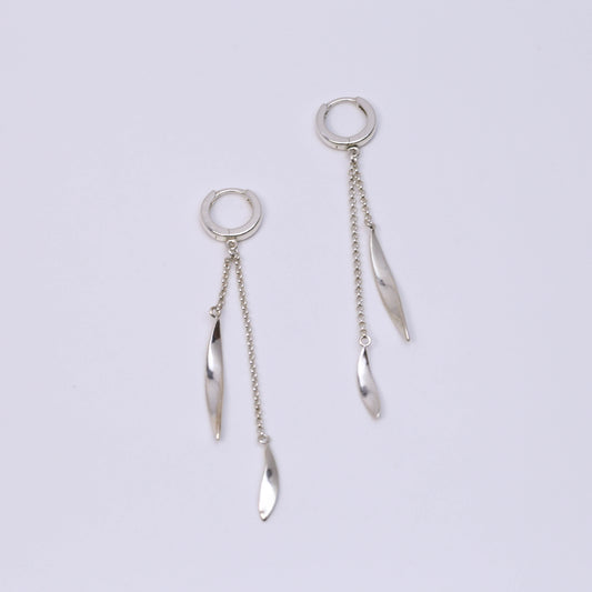 WILLOW HUG HOOP EARRINGS