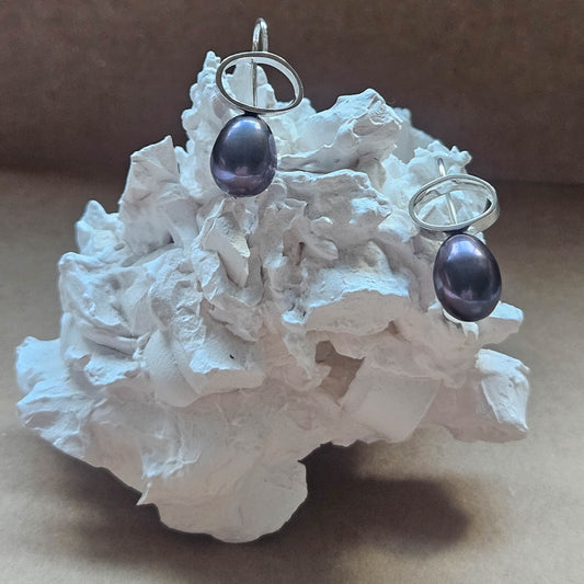 PEBBLE PENDANT EARRINGS WITH GEM OR PEARL
