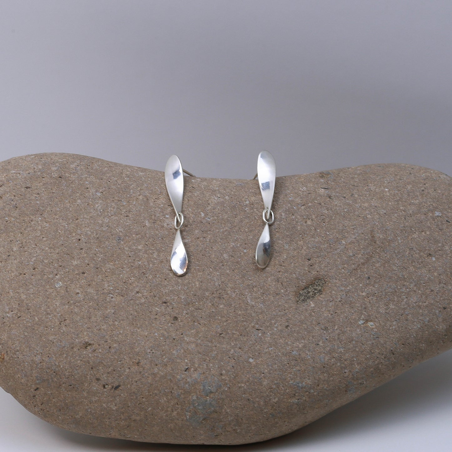 DROPLETS EARRING
