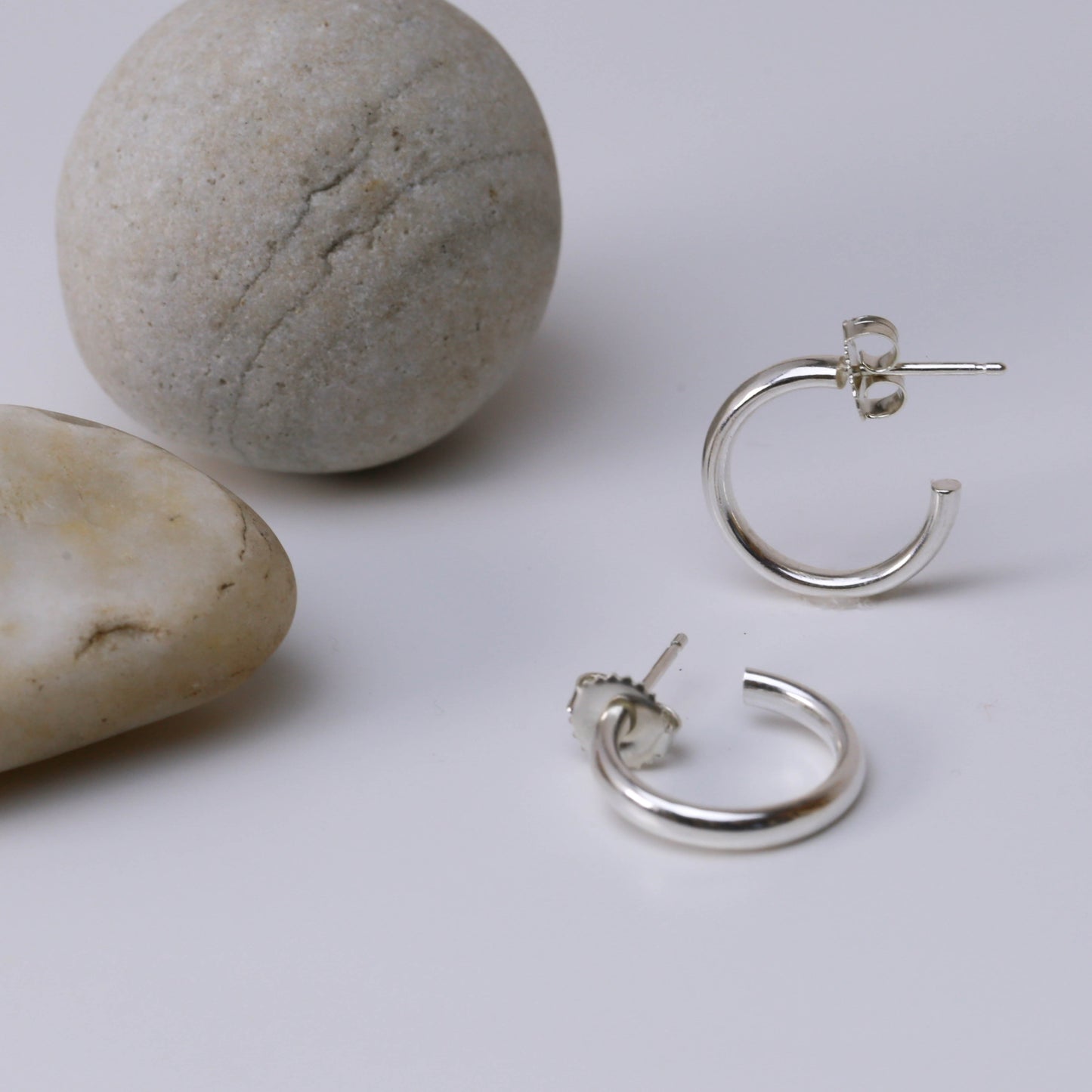 CLASSIC HOOP EARRINGS