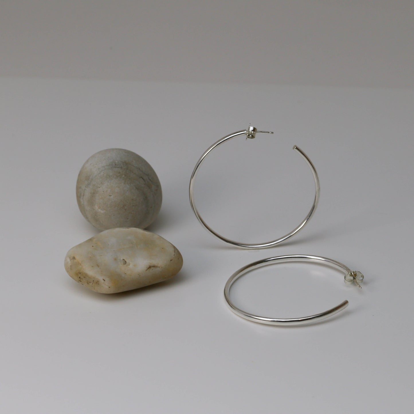 CLASSIC HOOP EARRINGS