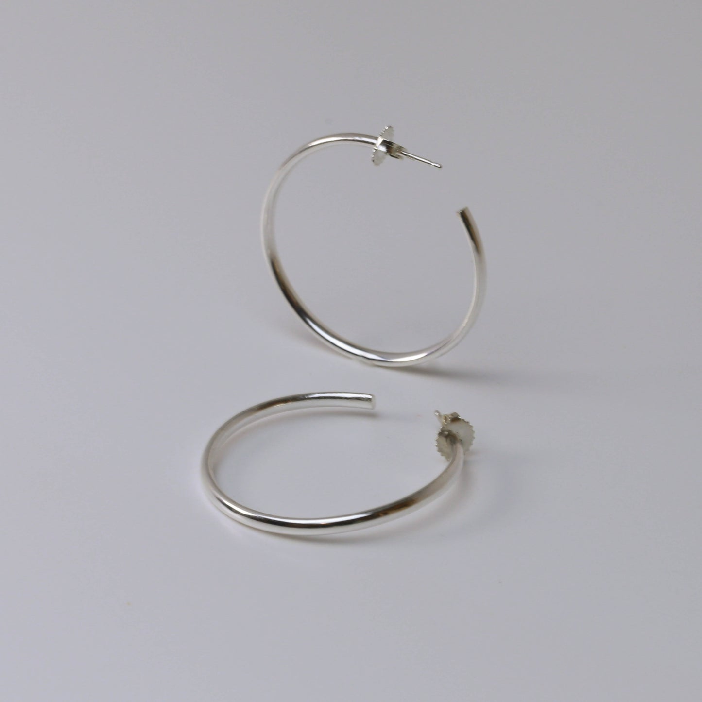 CLASSIC HOOP EARRINGS