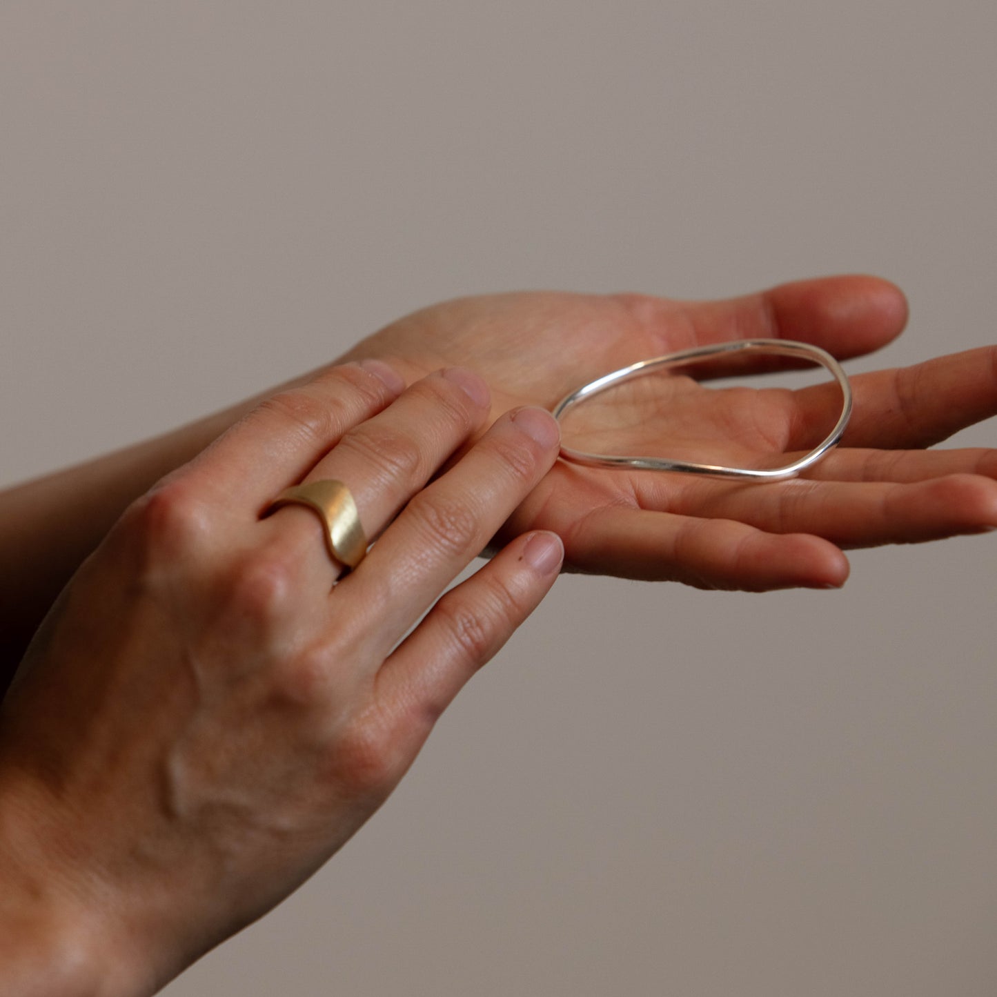 CONTOUR - BANGLE