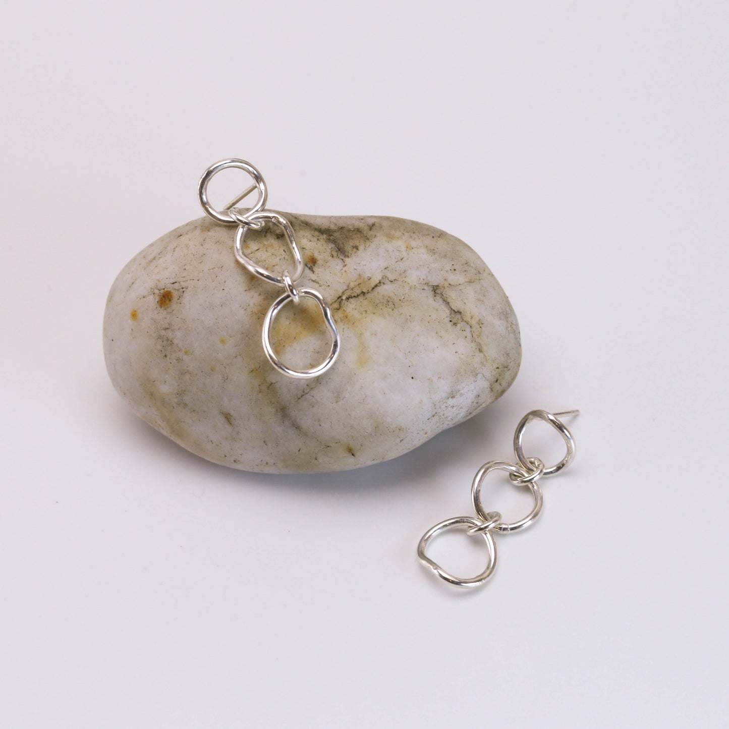 #Contour NO3 Earrings
#Gold Contour NO3 Earrings
#Silver Contour NO3 Earrings
#Chic Contour Earrings
#Sculptural Earrings
#Minimalist Contour Earrings