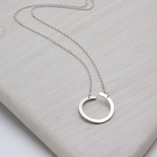 MOTION NECKLACE - JewellerAJGreen