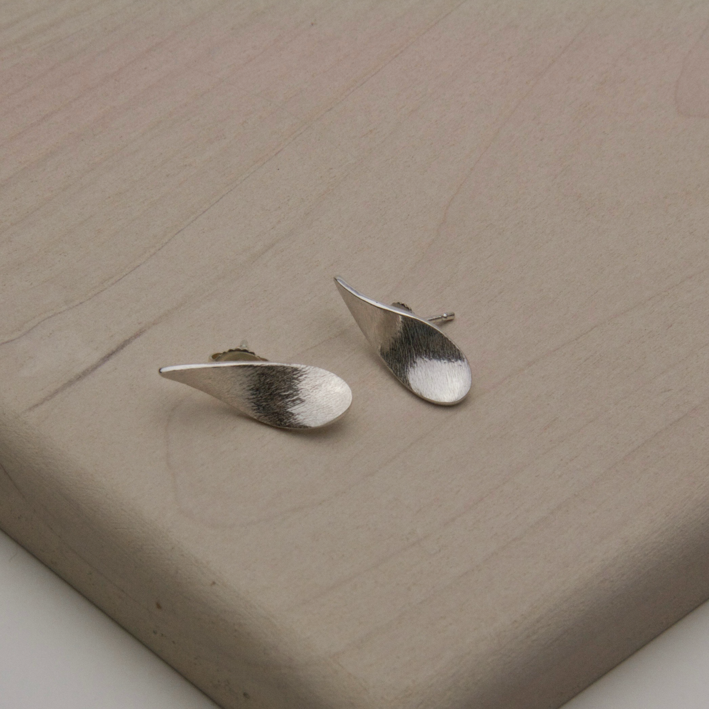 DROPLET STUD EARRING 4