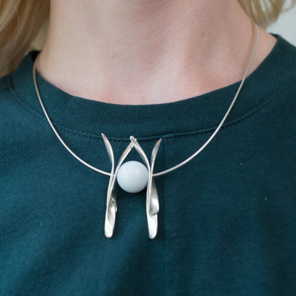 WHISPER NECKLACE 2