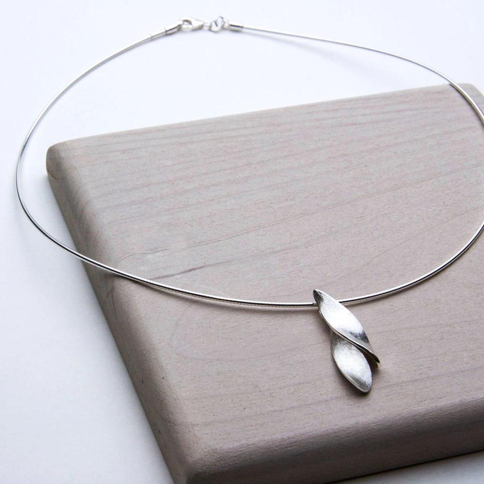 PETALS NECKLACE 6