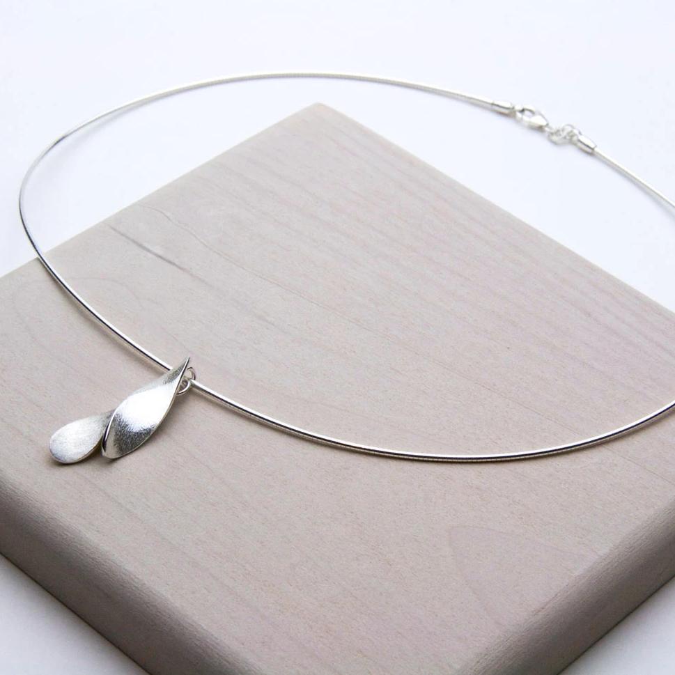 PETALS NECKLACE 7