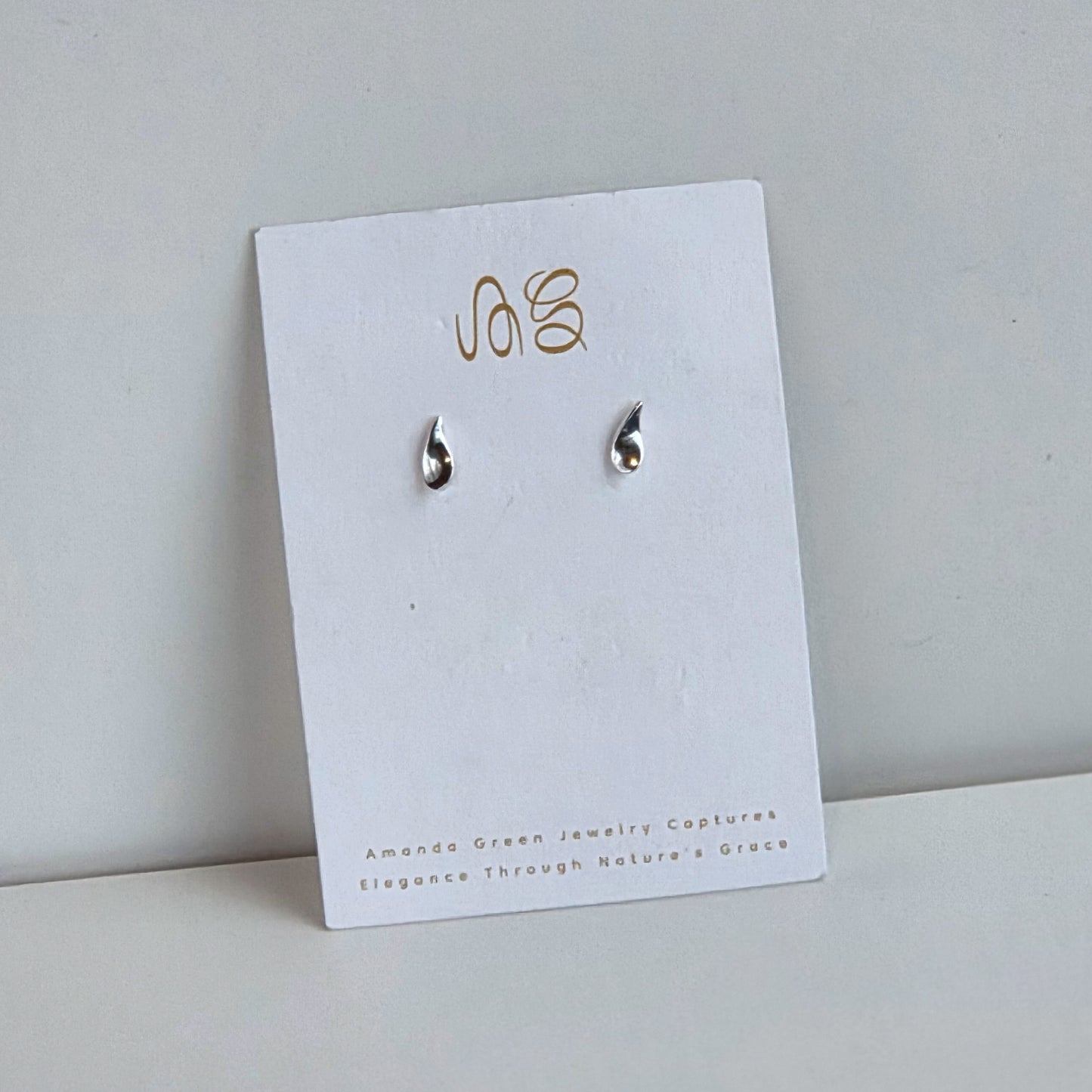 DROPLET STUD EARRING