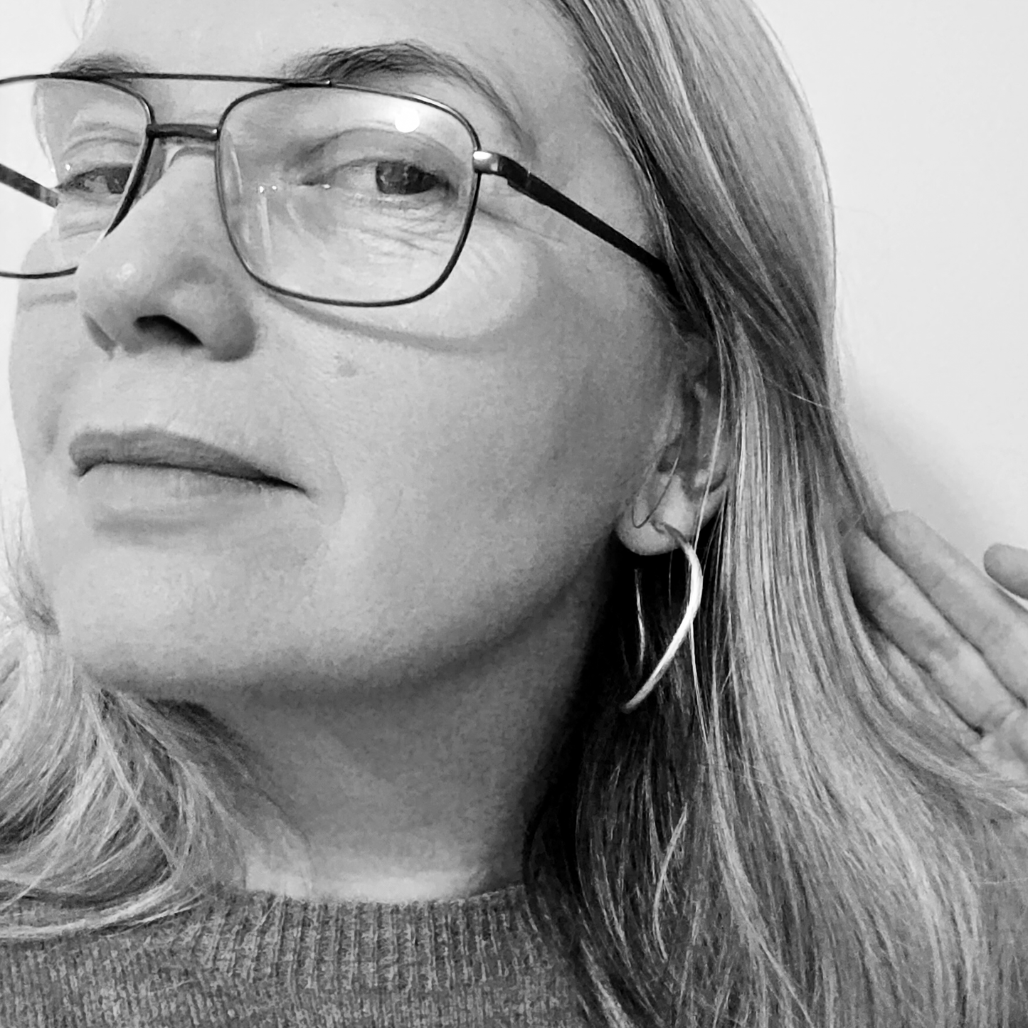 WOBBLE HOOP EARRINGS