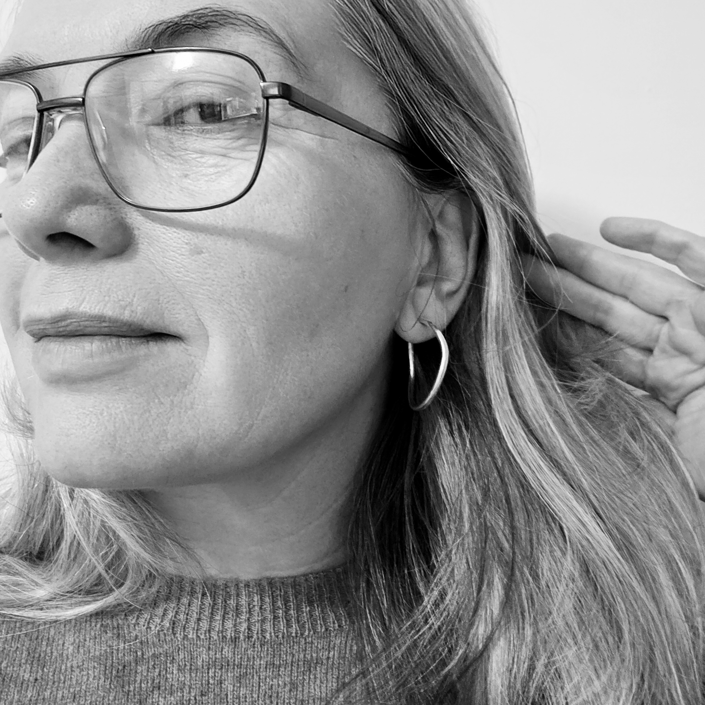 WOBBLE HOOP EARRINGS