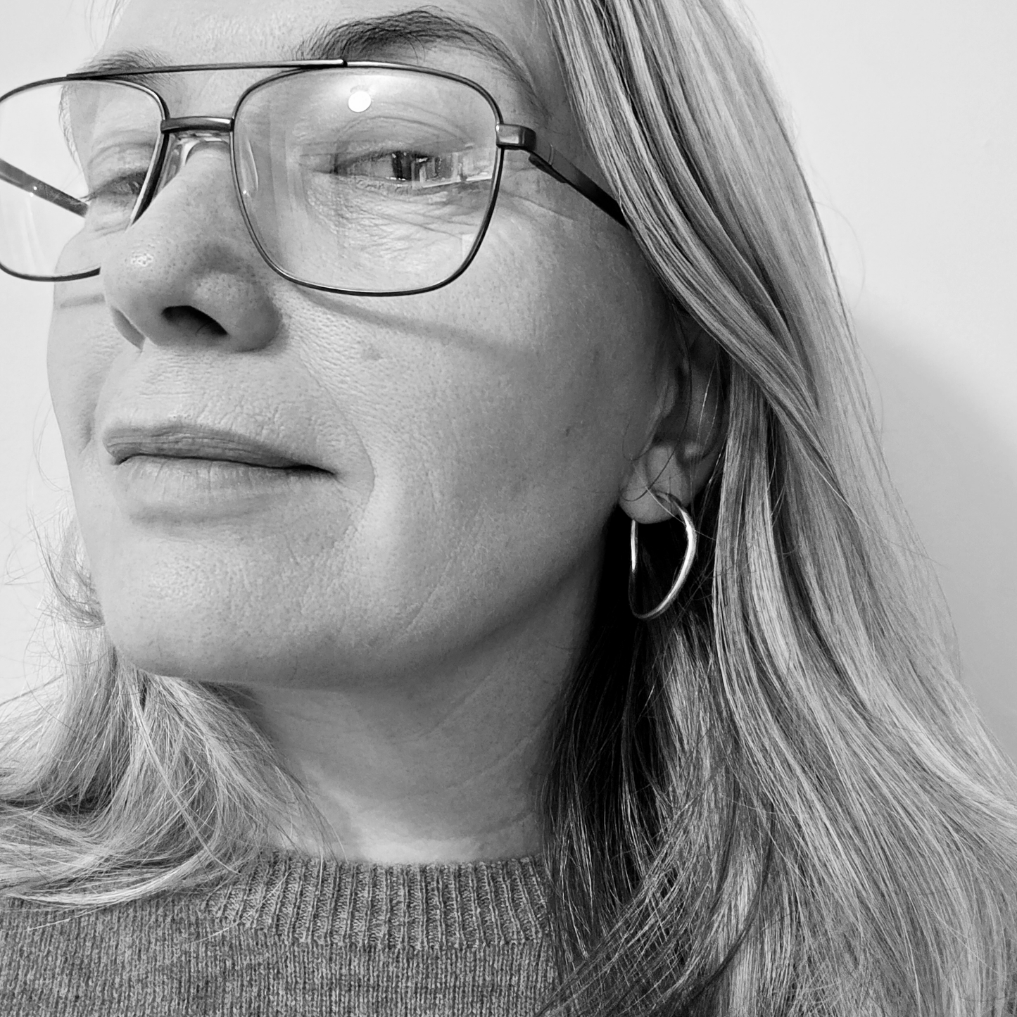 WOBBLE HOOP EARRINGS