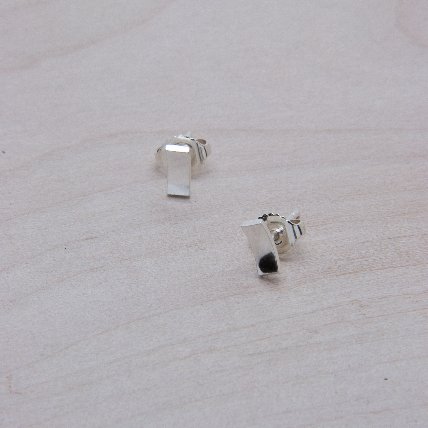 SCOOP STUD EARRINGS - JewellerAJGreen
